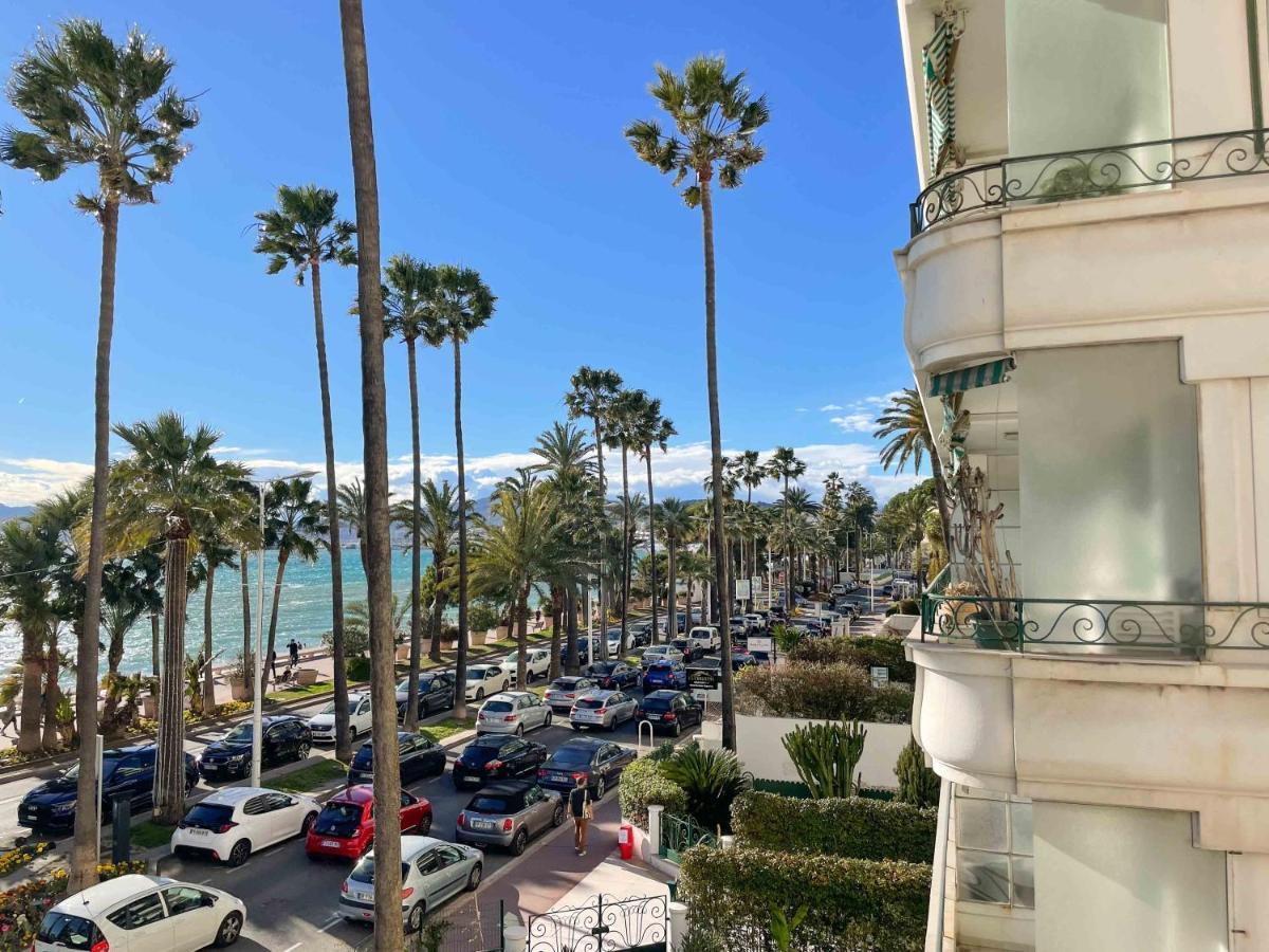 Large Situated Directly On The Famous Boulevard De La Croisette Appartement
